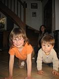 Faire des pompes avec cousine Lucille en Avril 2008